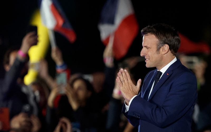 Путин поздравил Макрона с победой на президентских выборах