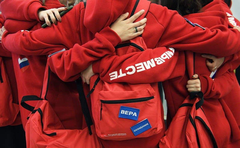 Путин предложил подумать о «пионерах» в названии детского движения