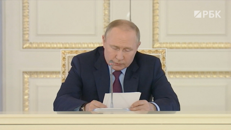 Путин предложил «шире посмотреть» на программы поддержки автопрома