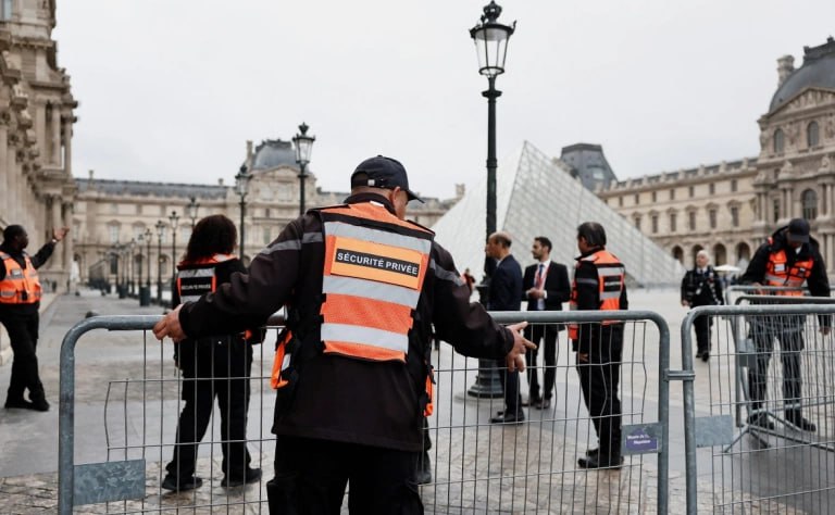 Путин приказал обеспечить проезд зарубежных СМИ в районы блокирования