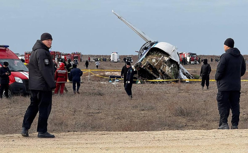 Путин принес извинения Алиеву за инцидент с самолетом AZAL
