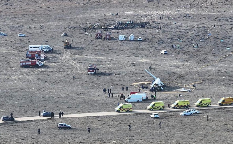 Путин рассказал о двух ракетах ПВО, взорвавшихся рядом с лайнером AZAL