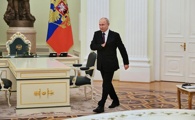 Путин встретился с ливийским фельдмаршалом Хафтаром