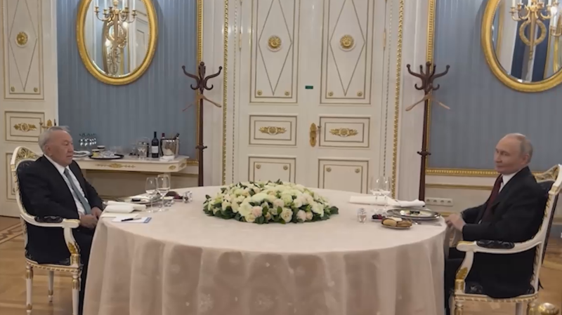 Путин встретился с Назарбаевым в Кремле