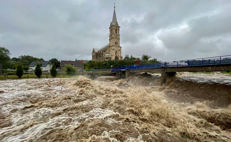 Путин заявил, что для ликвидации разлива мазута делается недостаточно