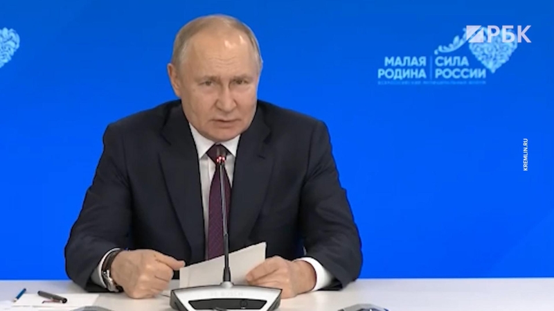 Путин заявил о разных ценностях военных и тех, кто &laquo;прыгает без