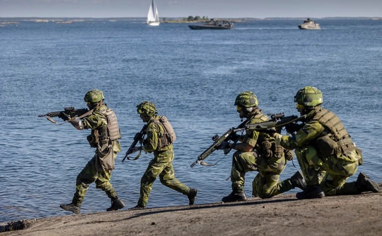 Путин&nbsp;&mdash; о мире, Украине и новых военных операциях. Главное с прямой