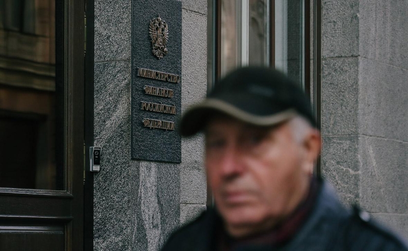 Путину предложили отменить договоры о налогах с