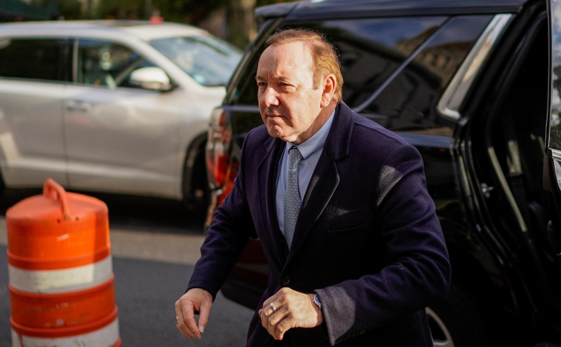 Работница подала в суд на Apple из-за увольнения после жалобы на