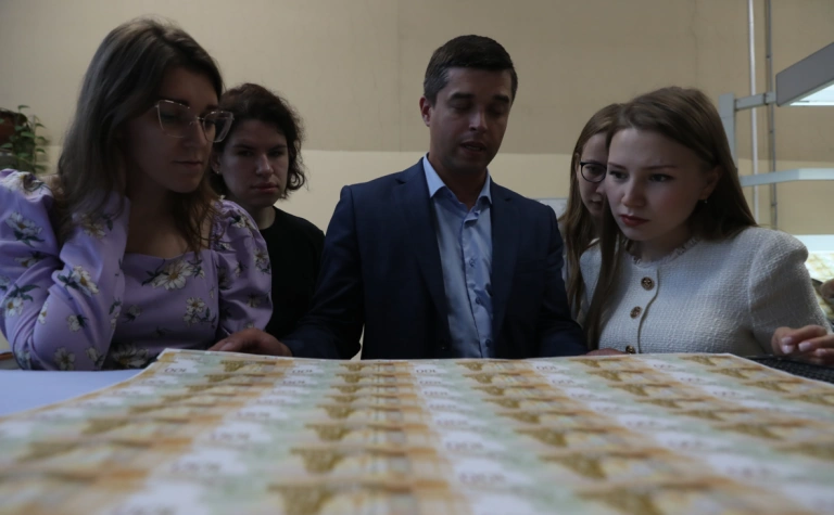 Рада приняла закон, позволяющий запретить УПЦ за связь с Россией