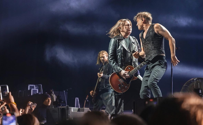 Радиостанции объяснили отсутствие в эфире Пугачевой и &laquo;Би-2&raquo;