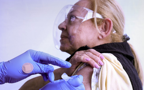 Регулятор США не выявил связи между тромбами и вакциной Johnson & John