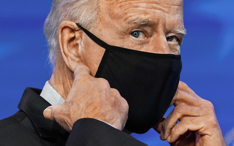 Рейтинг одобрения Байдена упал до минимума с момента инаугурации