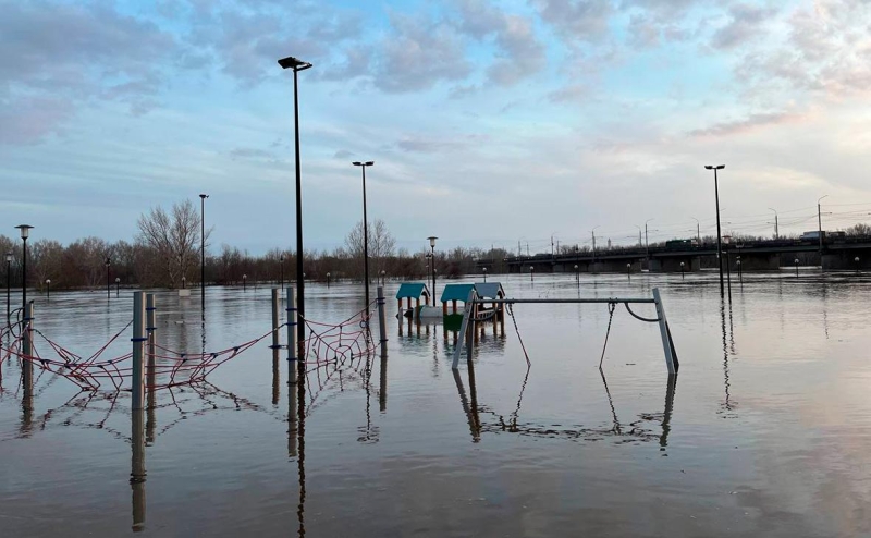 Река Урал поднялась до рекордного уровня у Оренбурга