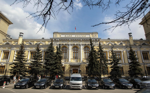 Рекордная валютная дыра в банках оказалась статистической уловкой