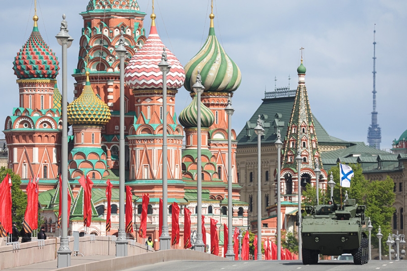 Репетиции парадов Победы в Москве и Петербурге. Фоторепортаж