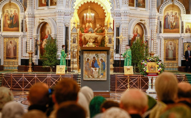 Реставраторы сообщили о «неидеальной» влажности при хранении «Троицы»