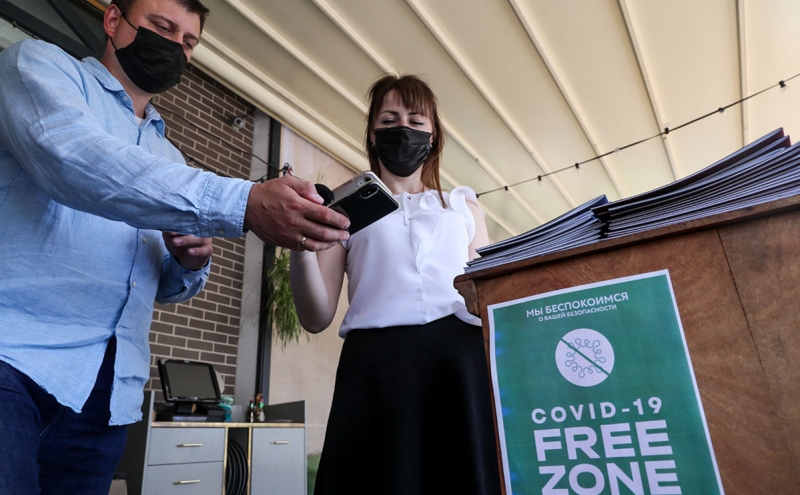 Рестораторы попросили вывести летние веранды Москвы из &laquo;бесковидной зо