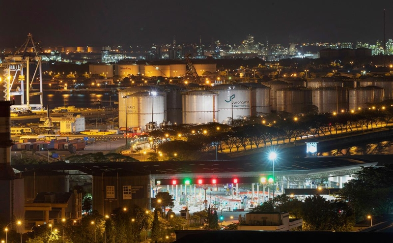 Reuters сообщил о росте импорта дизеля и нафты из России в Сингапур