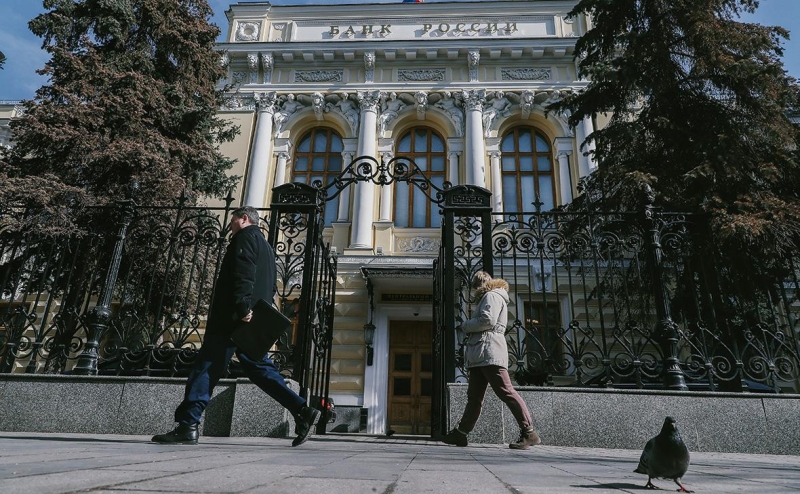 Reuters узнал, что ЦБ предупредил об обрушении цен на нефть, как в