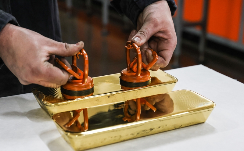 Reuters узнал о возможном включении золота в седьмой пакет санкций ЕС