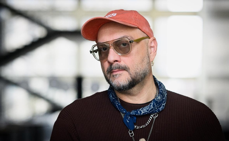 Режиссеру Серебренникову вручили французский орден Почетного легиона