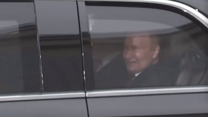 &laquo;РИА Новости&raquo; узнало, почему Путин сел в Cadillac Трампа, а не свой