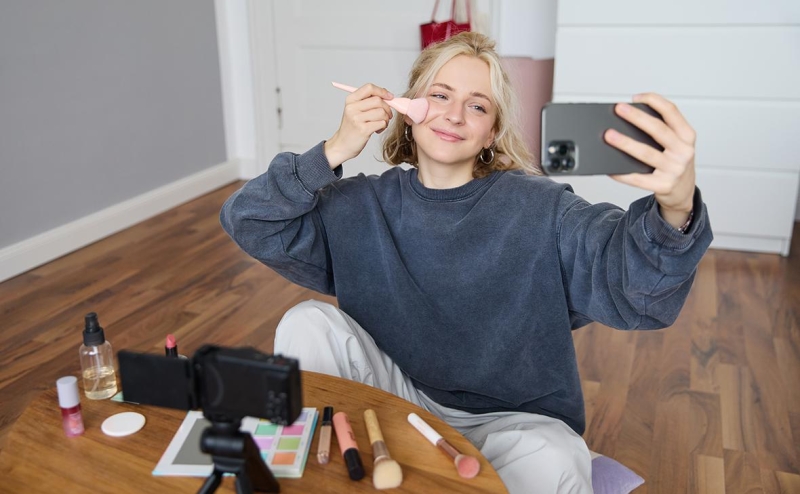 РКН описал порядок регистрации блогеров с 10 тыс. подписчиков