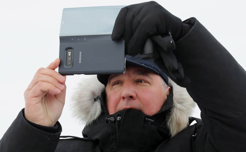 Рогозин опубликовал свою песню после удаления YouTube видео с ним