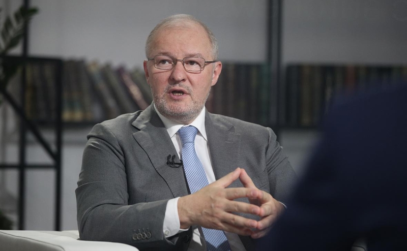 Роман Троценко продал контрольный пакет корпорации АЕОН