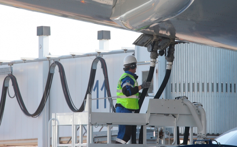 &laquo;Роснефть&raquo; предложила продавать керосин на бирже только авиакомпаниям