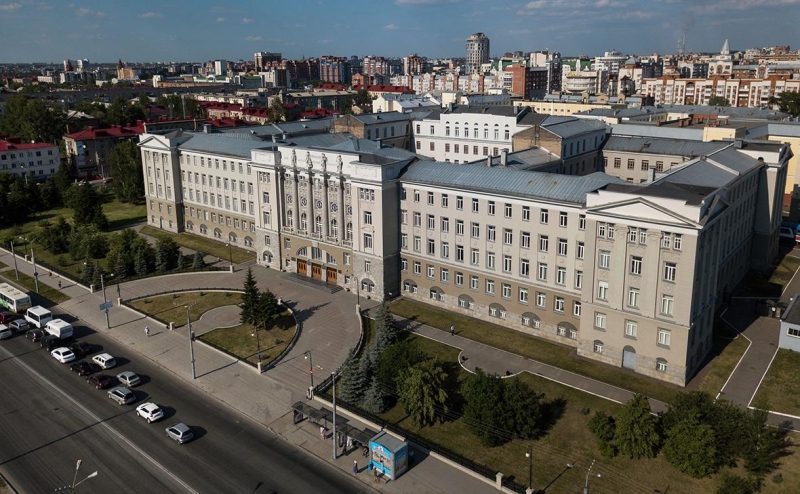 Рособрнадзор объявил предостережения 16 вузам