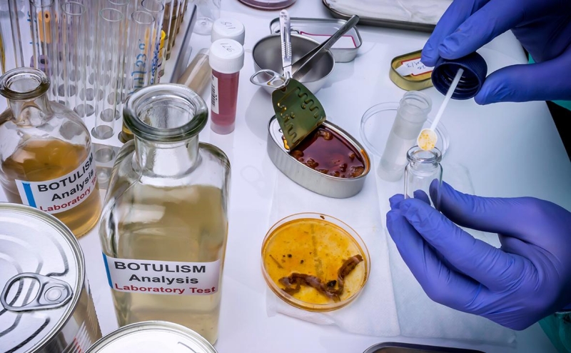 Роспотребнадзор назвал продукты, вызвавшие случаи ботулизма в Москве