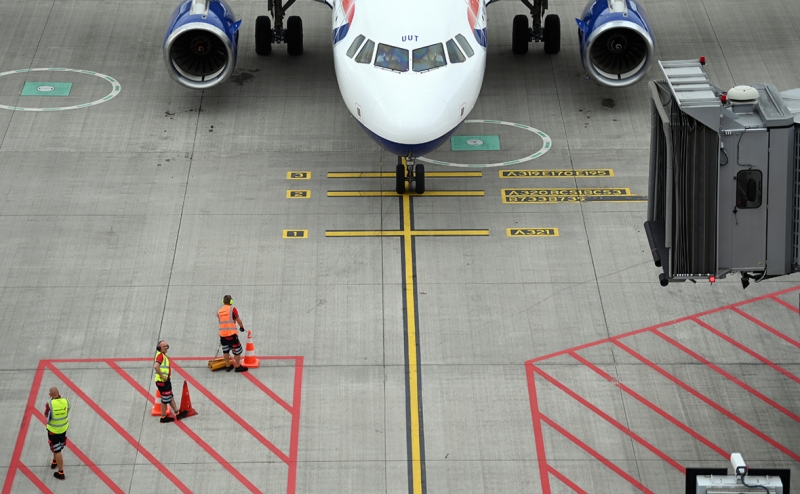 Роспотребнадзор отменил самоизоляцию для прибывающих из Великобритании