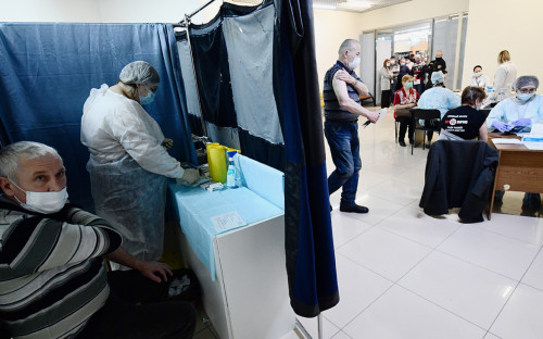 Роспотребнадзор предупредил об особенностях антител от вакцины «Вектор