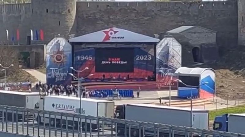 Россия на 9 Мая показала Нарве концерт, а Эстония Ивангороду&nbsp;&mdash; плакат