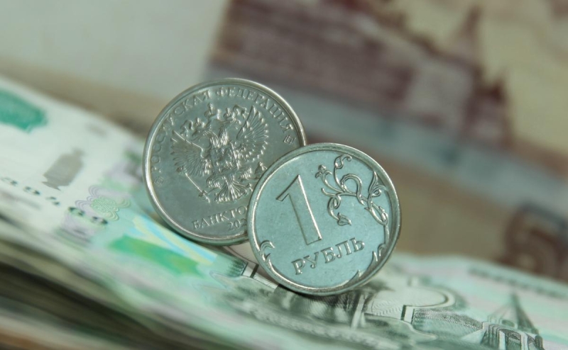 Россияне объяснили, почему не спешат отказываться от наличных денег