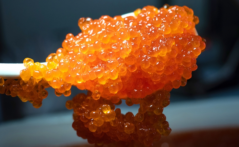 Россияне стали реже покупать красную икру