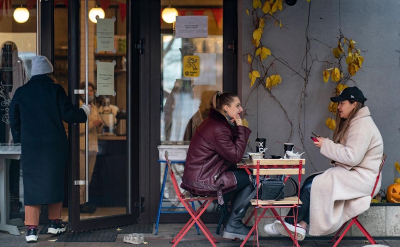 Россияне стали снимать стресс гребешками и кальмарами