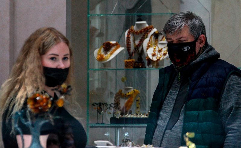 Россияне в пандемию стали покупать больше часов и машин. Инфографика