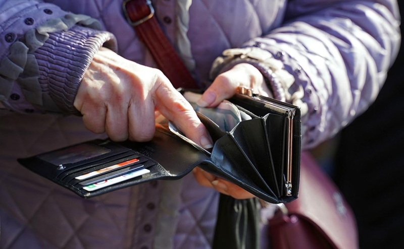 Россияне за 2023 год перевели в наличные почти ₽2 трлн