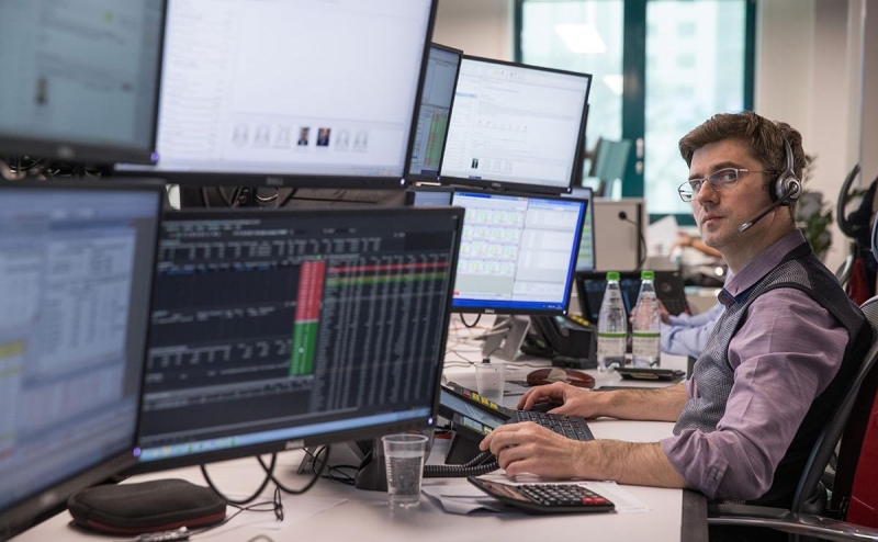 Российские компании на бирже оценили в 4 раза дешевле зарубежных