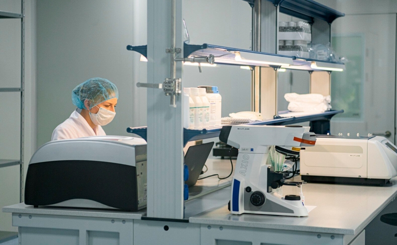 Российские ученые создали молекулу, блокирующую коронавирус