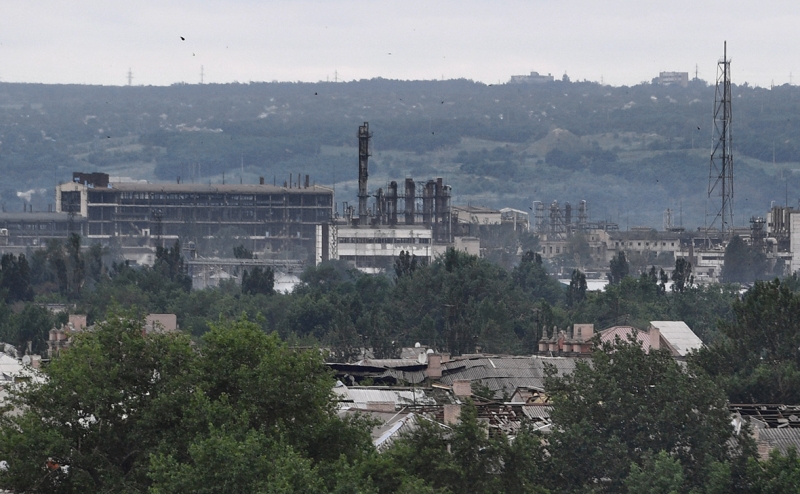 Российские военные установили полный контроль над Северодонецком