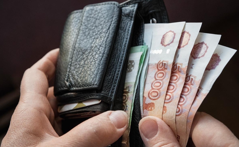 Рост зарплат в России замедлился весной