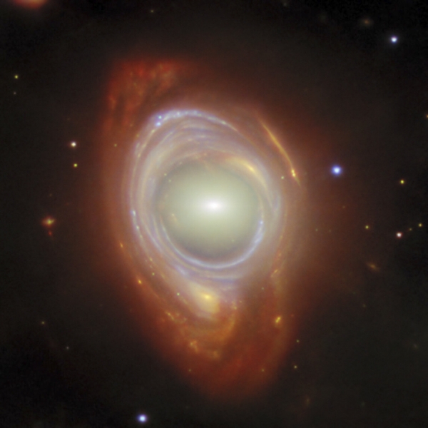 Рождение звезд и Кошачья Лапа. Reuters показал лучшие фото космоса &mdash;