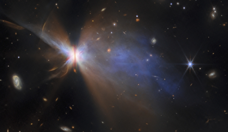 Рождение звезд и Кошачья Лапа. Reuters показал лучшие фото космоса &mdash;