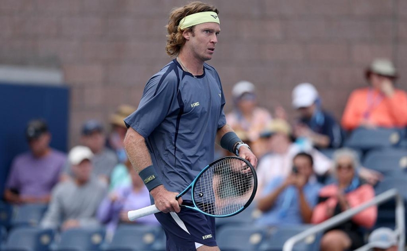 Рублев единственным из россиян вышел в четвертый круг US Open