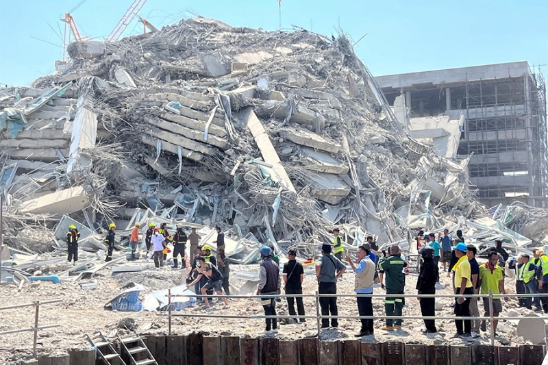 Рухнувшие высотки и разрушенные храмы: последствия землетрясения в