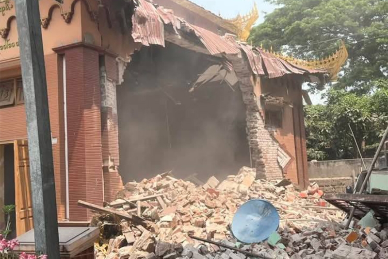 Рухнувшие высотки и разрушенные храмы: последствия землетрясения в